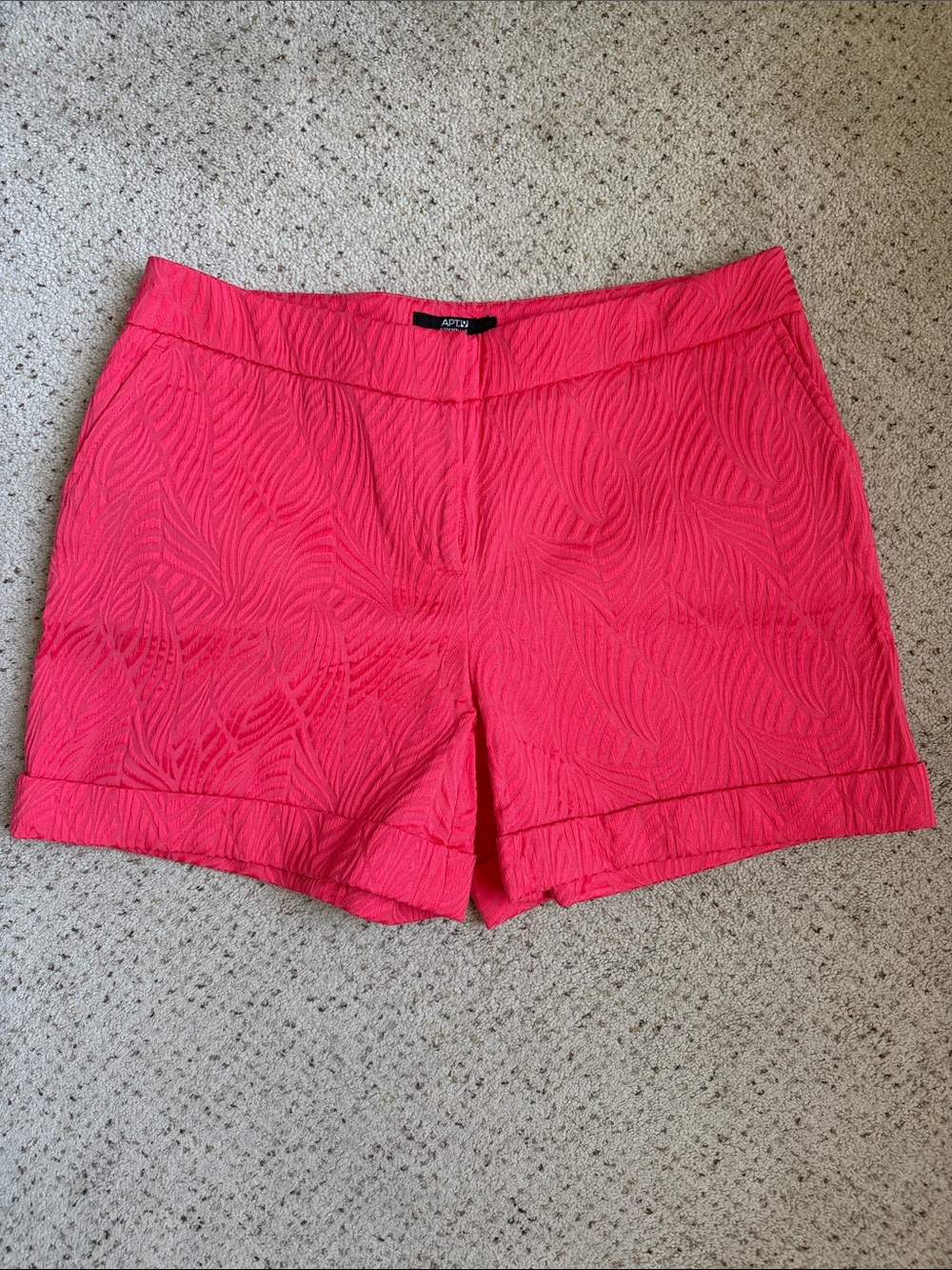 Apt. 9 Coral-Pink Textured Cuffed Women's Shorts